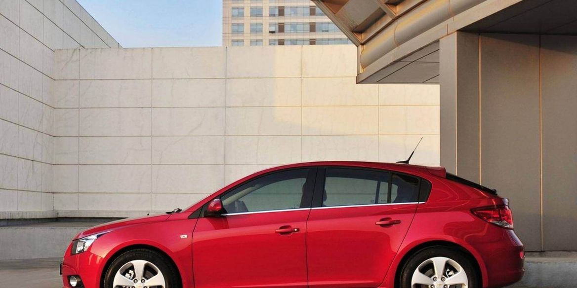 Chevrolet cruze хэтчбек багажник