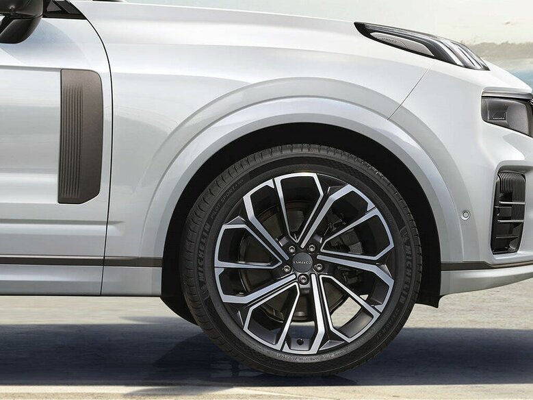 Купить белый Линк энд Ко 09 2023-2024 фото нового Lynk & Co 09, Москва