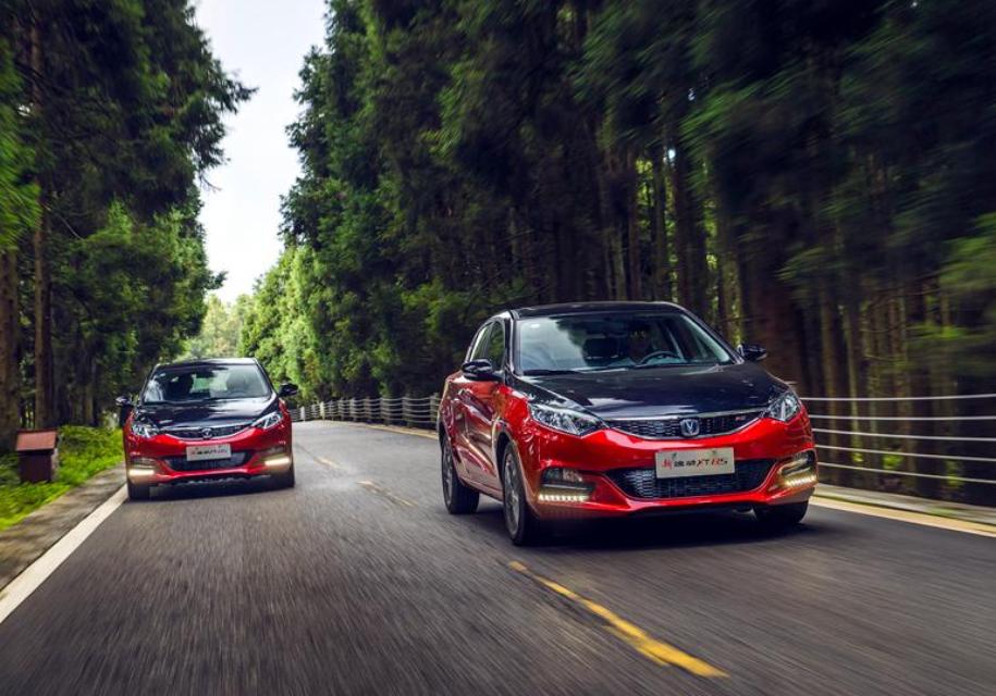 Changan сделала Eado XT похожим на хот-хэтч Changan сделала Eado XT похожим на хот-хэтч