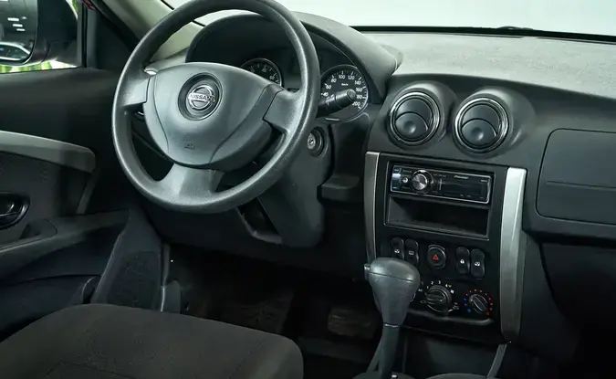 Nissan Almera