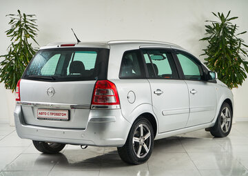 Opel Zafira Вид 5