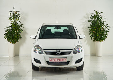 Opel Zafira Вид 2