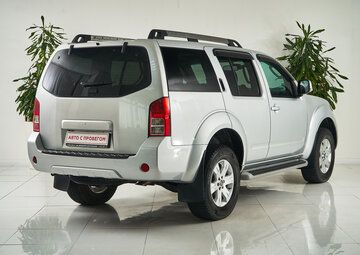 Nissan Pathfinder Вид 5