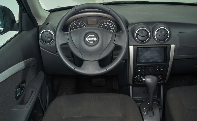 Nissan Almera