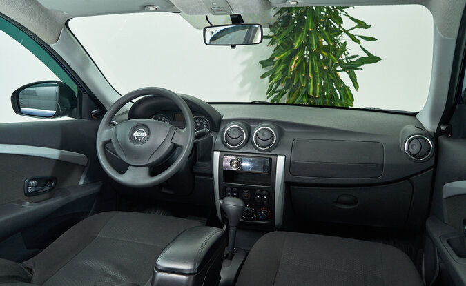 Nissan Almera