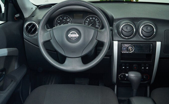 Nissan Almera