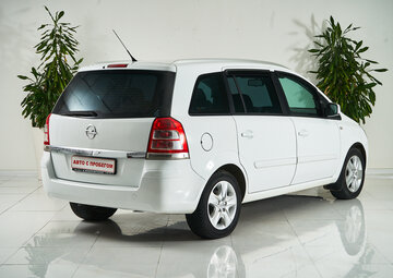Opel Zafira Вид 5