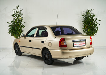 Hyundai Accent Вид 4