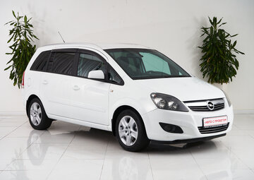 Opel Zafira Вид 3