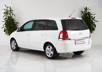 Opel Zafira Вид 4