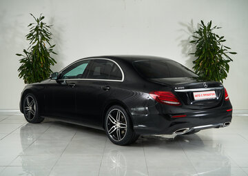 Mercedes benz E-Класс Вид 4