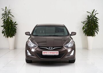 Hyundai Elantra Вид 2