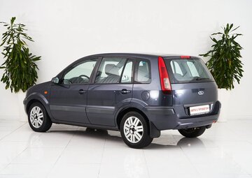 Ford Fusion Вид 4