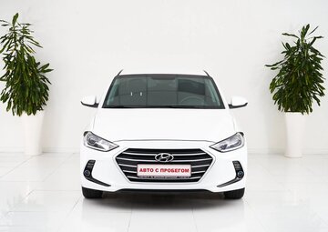 Hyundai Elantra Вид 2