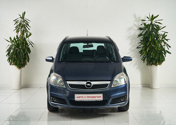 Opel Zafira Вид 2