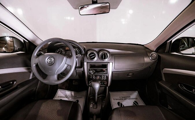 Nissan Almera