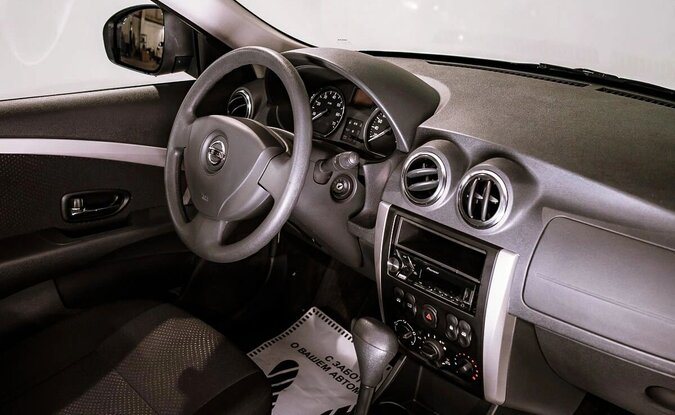 Nissan Almera