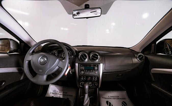 Nissan Almera