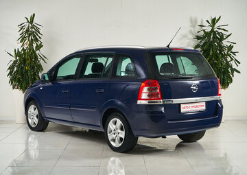 Opel Zafira Вид 4