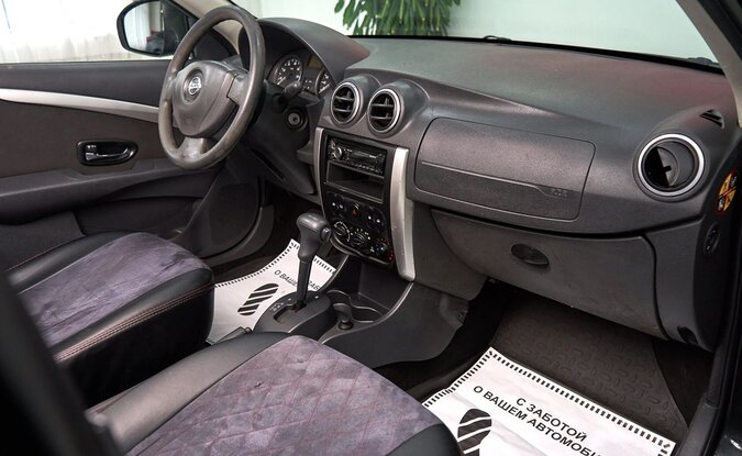 Nissan Almera