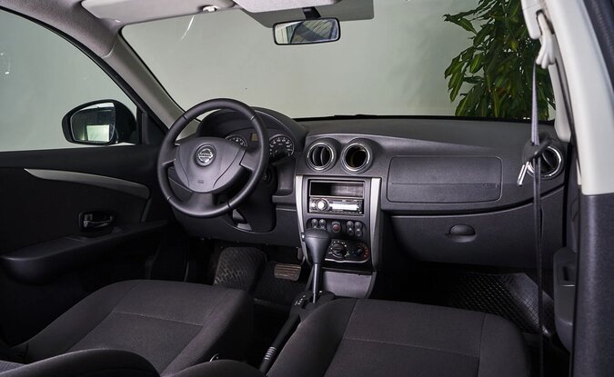 Nissan Almera