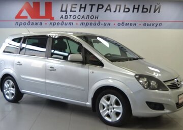Opel Zafira Вид 3