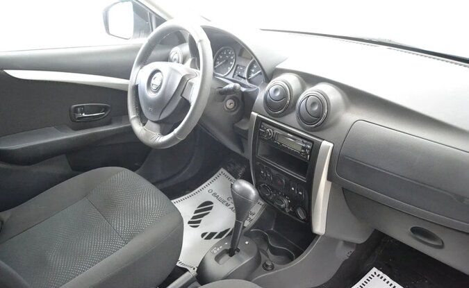 Nissan Almera