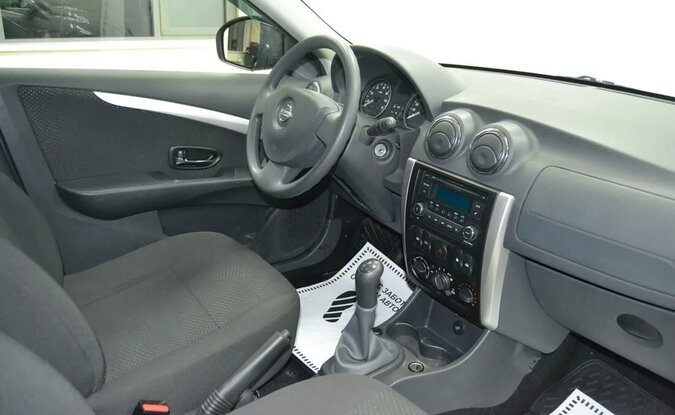 Nissan Almera