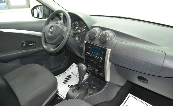 Nissan Almera