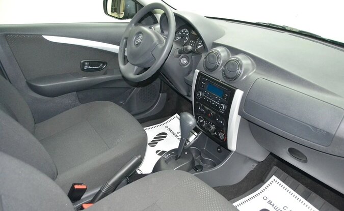 Nissan Almera