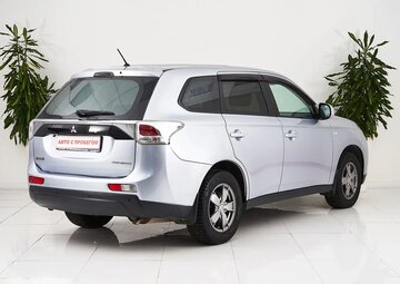 Mitsubishi Outlander Вид 4
