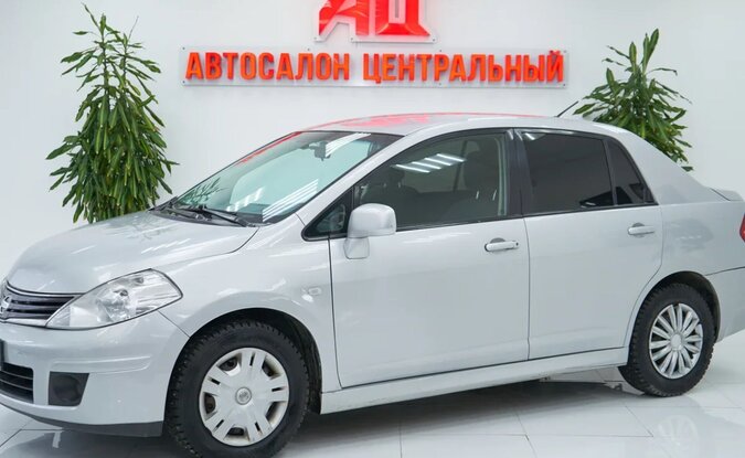 Nissan Tiida