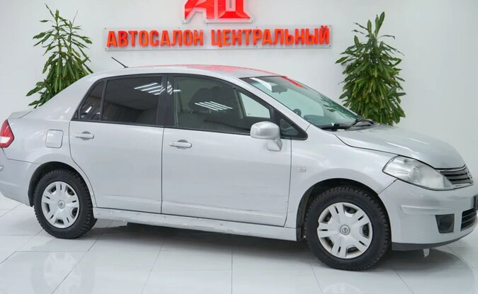 Nissan Tiida